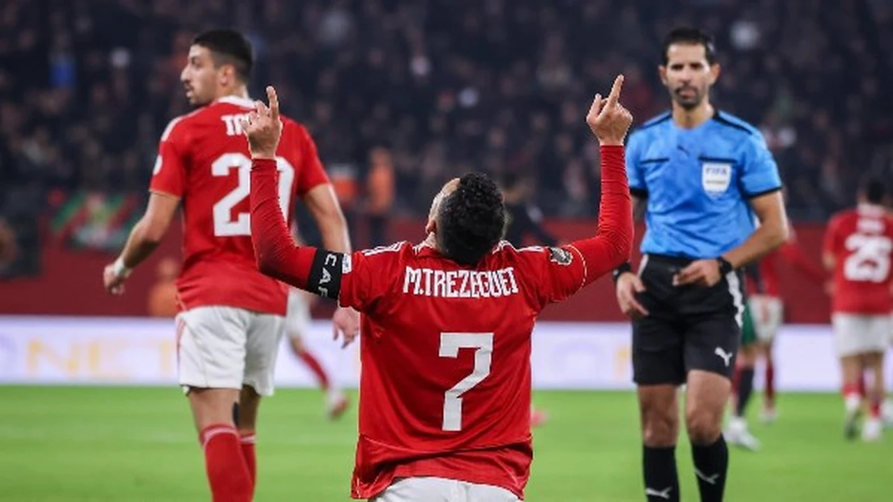 كاف يحيل أحداث مباراة الأهلي والجيش الملكي إلى مجلس التأديب للتحقيق في المخالفات